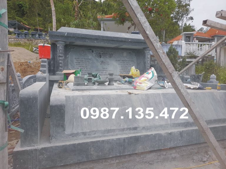 Chế tác đá mỹ nghệ nguyên khối tại Bình điêu khắc.